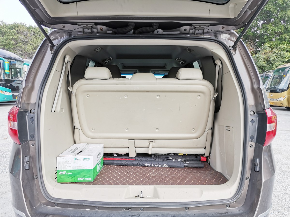 豪華商務(wù)車型